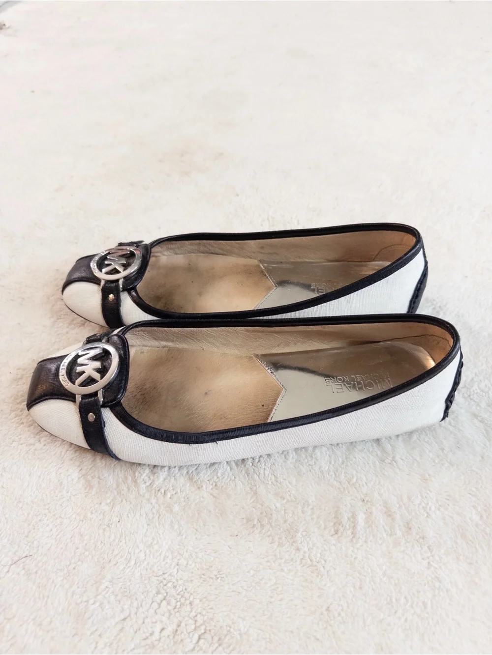 Michael Kors White & Black Logo Ballet Flats Women’s Size 9.5